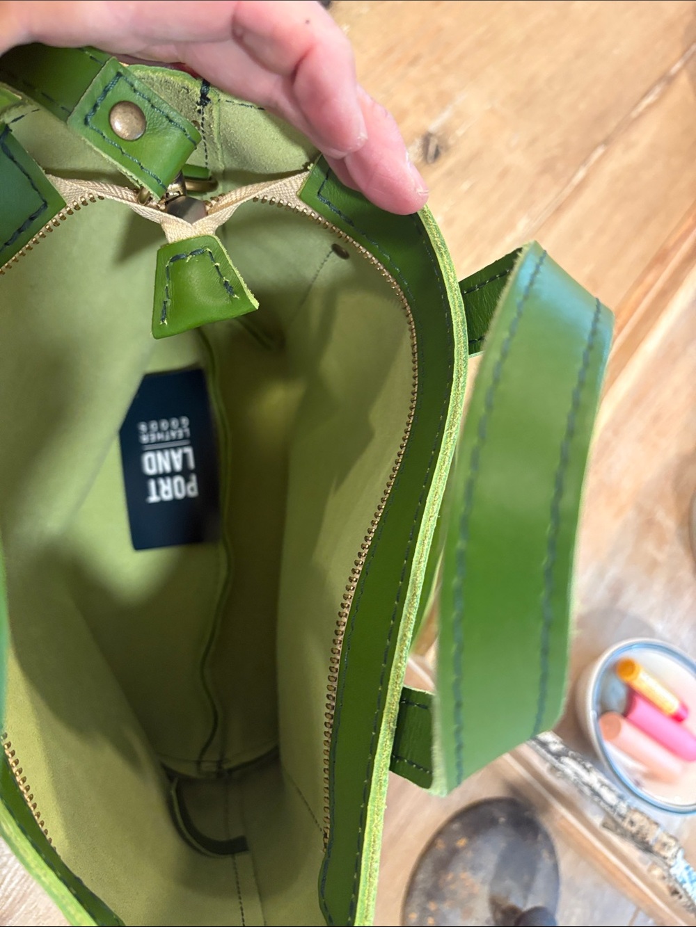 Portland Leather Green Leather crossbody Tote Bag with Front Pocket - Picture 3 of 6